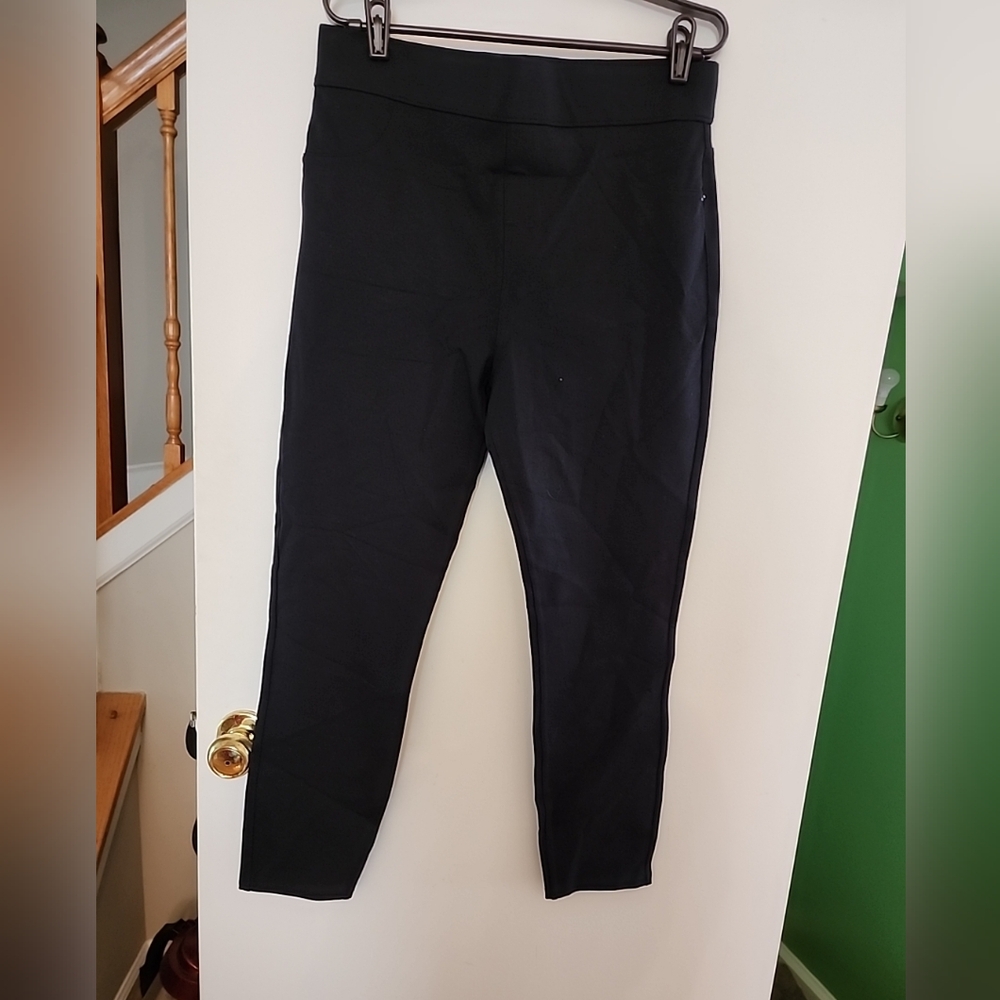 SPANX Ponte Straight Leg Pull On Black Ankle Pants
